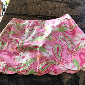 Lily Pulitzer size 8 short scalloped skirt